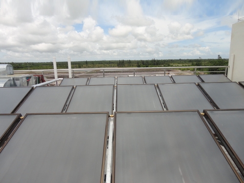 海南龍馬礦業(yè)有限公司太陽(yáng)能中央熱水熱水系統(tǒng)